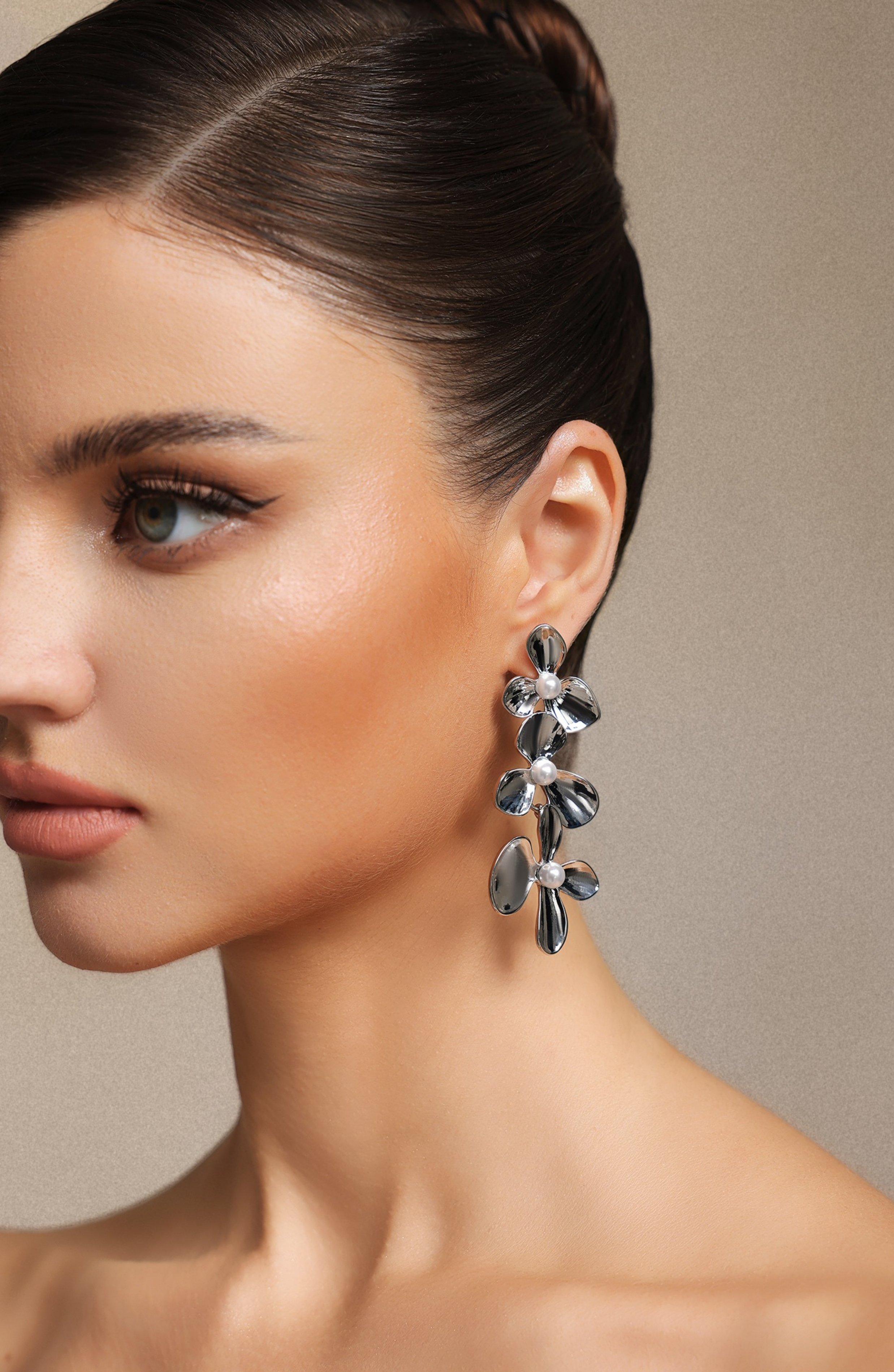 Flower Diamond Pearl Earrings