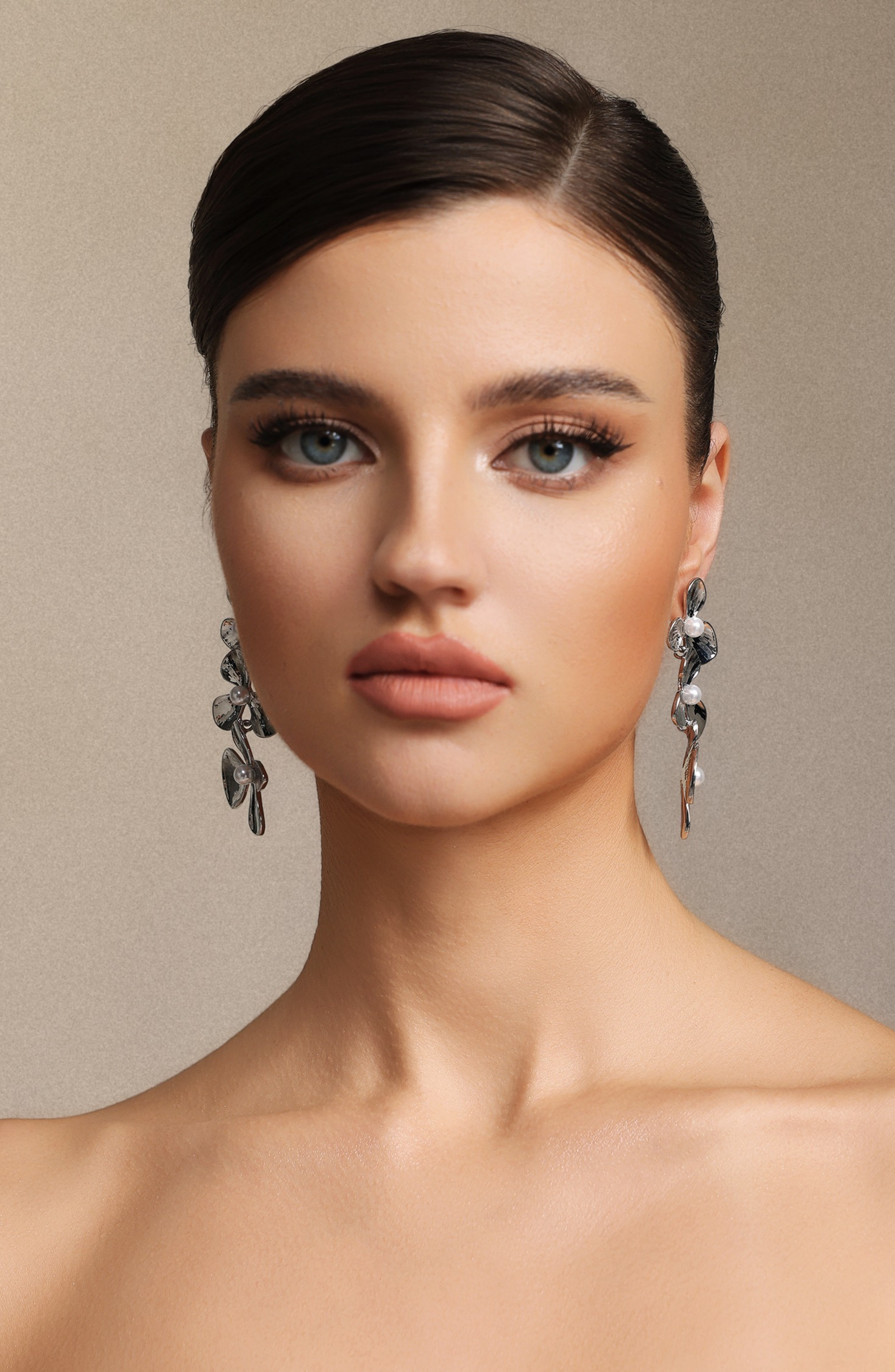 Flower Diamond Pearl Earrings