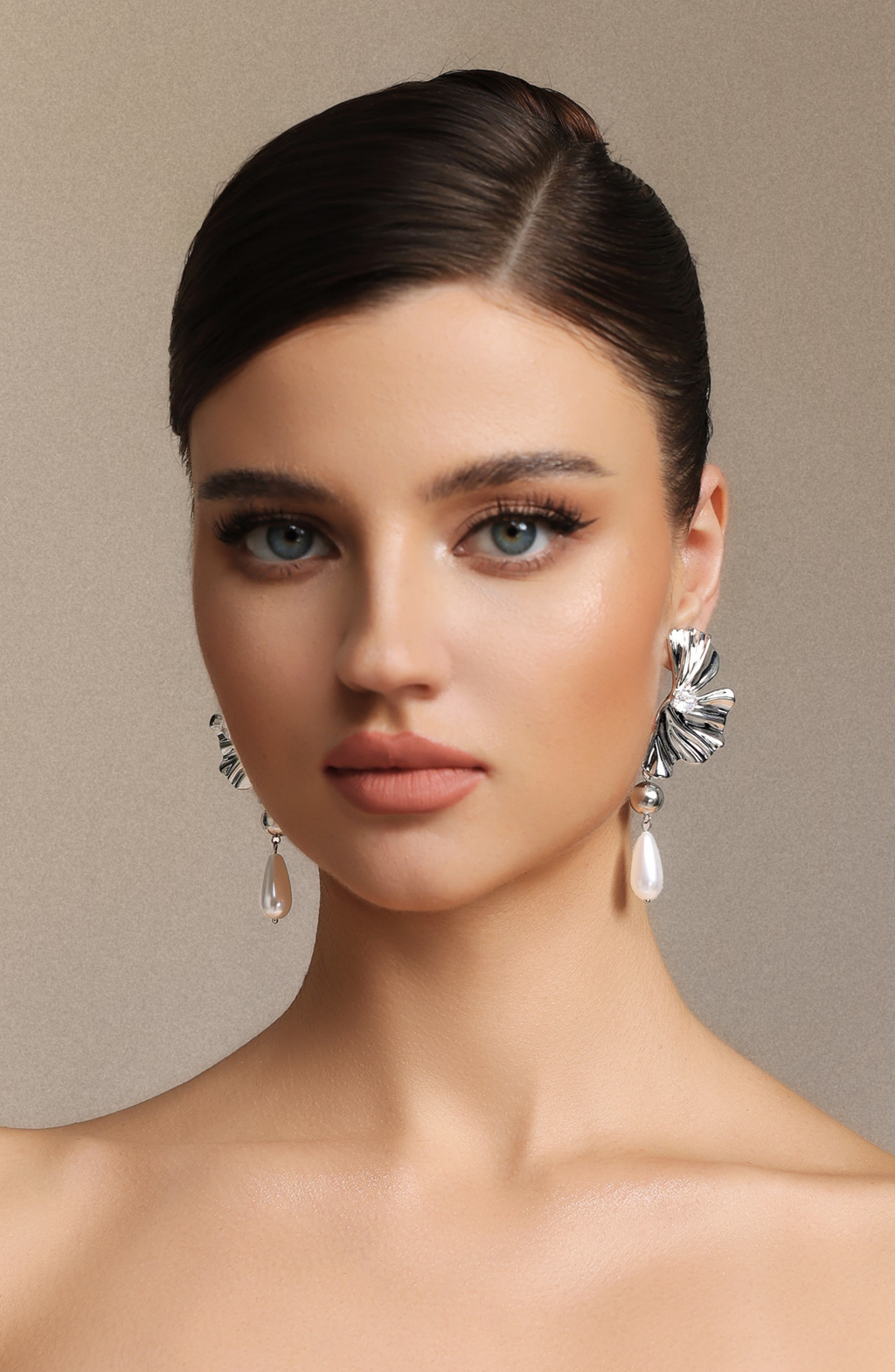 Lyla Diamond Flower Pearl Metal Earrings