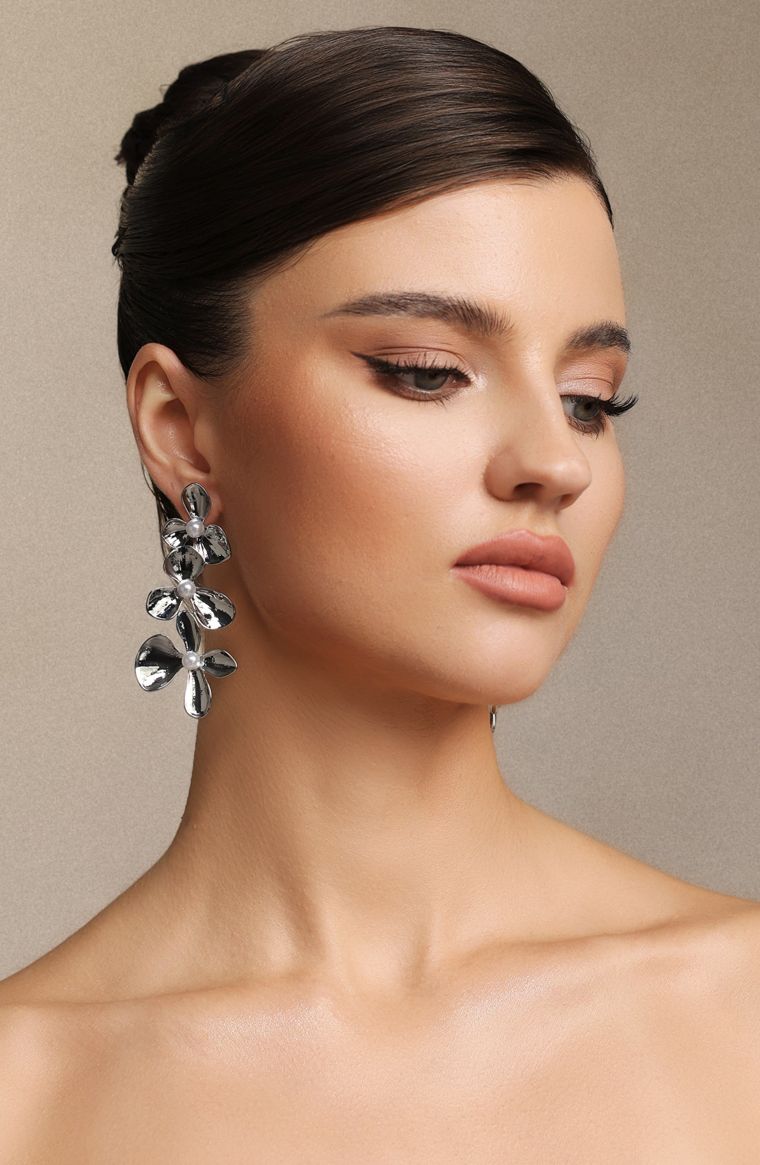 Flower Diamond Pearl Earrings